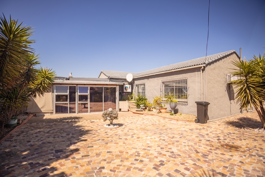 3 Bedroom Property for Sale in Arauna Western Cape